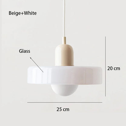 Lampe suspendue contemporaine.