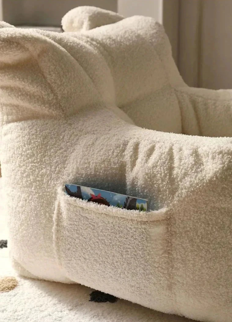 Fauteuil Marina minimaliste en tissu peluche