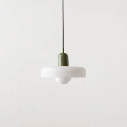 Lampe suspendue contemporaine.